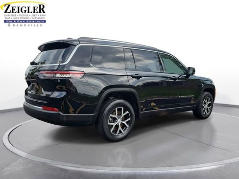 Used 2023 Jeep Grand Cherokee L Limited AWD/4WD image 5