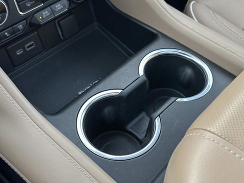 Certified 2022 Chevrolet Suburban Premier image 34