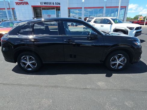 Used 2024 Honda HR-V EX-L image 2