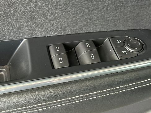 Certified 2024 GMC Acadia Elevation FWD image 12