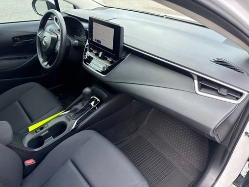 Used 2025 Toyota Corolla LE w/ Convenience Package FWD image 15