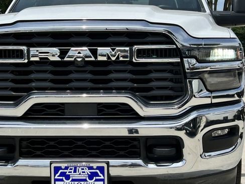 Used 2025 RAM 2500 Tradesman w/ Chrome Appearance Group AWD/4WD image 9