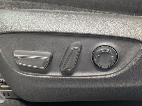 Used 2021 Toyota Highlander Limited image 14