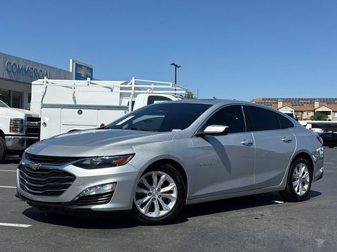 Used 2021 Chevrolet Malibu LT image 2