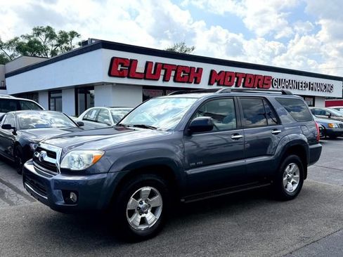 Used 2006 Toyota 4Runner SR5 AWD/4WD image 9