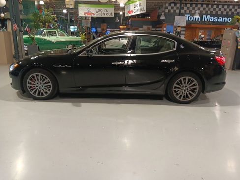 Used 2018 Maserati Ghibli S Q4 AWD/4WD image 9