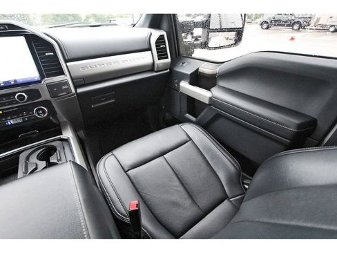 Certified 2022 Ford F350 Lariat w/ Chrome Package AWD/4WD image 12