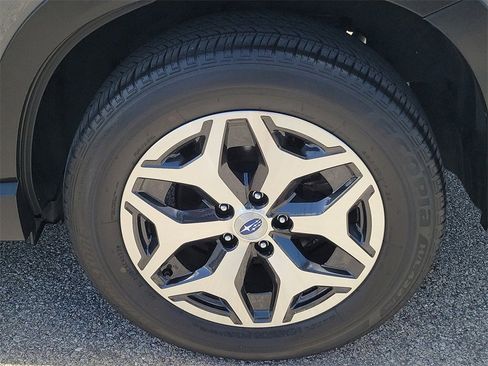 Used 2024 Subaru Forester Premium image 13