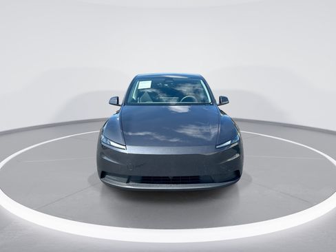 Used 2026 Tesla Model Y AWD image 3
