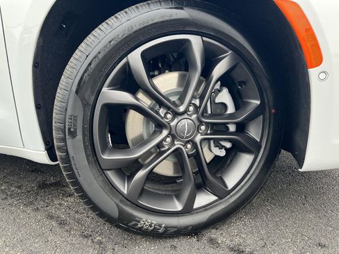 New 2026 Chrysler Pacifica Select image 2