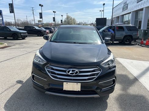 Used 2017 Hyundai Santa Fe Sport image 2