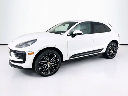 New 2026 Porsche Macan Base image 1