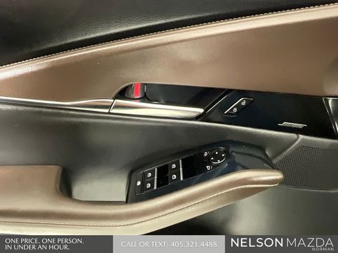 Used 2021 MAZDA CX-30 FWD 2.5 S w/ Premium Package image 21