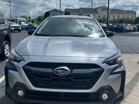 Used 2023 Subaru Outback Premium AWD/4WD image 1