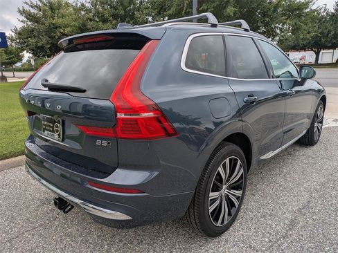 Certified 2022 Volvo XC60 B5 Inscription w/ Advanced Package image 4