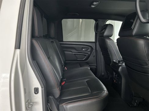 Used 2020 Nissan Titan PRO-4X w/ Pro-4x Convenience Package image 39
