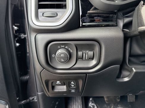 New 2026 RAM 1500 Laramie AWD/4WD image 17