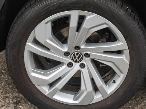 Used 2020 Volkswagen Atlas Cross Sport SEL image 11