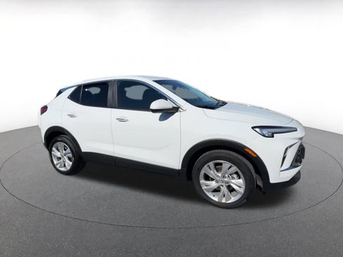 Used 2025 Buick Encore GX Preferred image 2