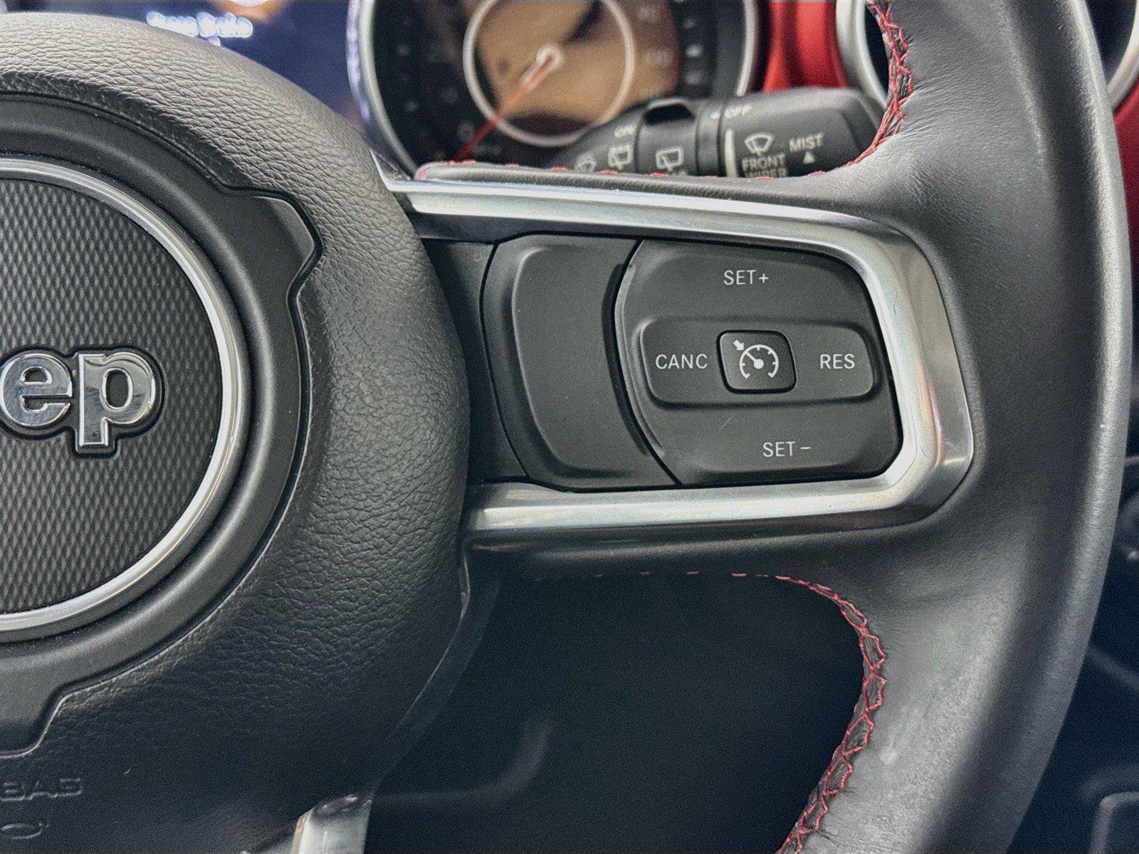 Used 2018 Jeep Wrangler Unlimited Rubicon w/ Dual Top Group AWD/4WD image 18