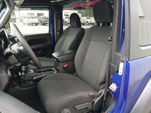 Used 2018 Jeep Wrangler Sport AWD/4WD image 24