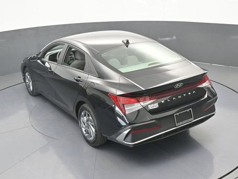Used 2024 Hyundai Elantra SEL image 50