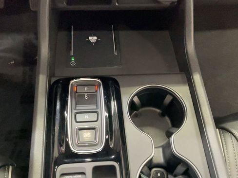 Certified 2025 Honda Pilot Elite image 34