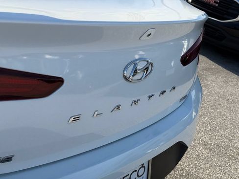 Used 2020 Hyundai Elantra SE w/ Cargo Package (C1) FWD image 14