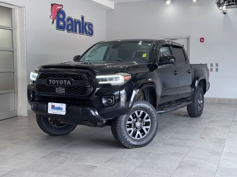 Used 2020 Toyota Tacoma SR5 image 2