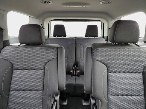 Used 2023 GMC Acadia SLE w/ Driver Convenience Package image 31