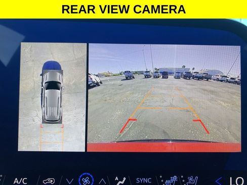 Used 2025 Chevrolet Traverse High Country w/ LPO, Floor Liner Package AWD/4WD image 10