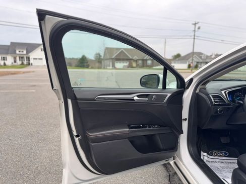 Used 2013 Ford Fusion SE image 10