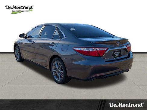 Used 2017 Toyota Camry SE image 7