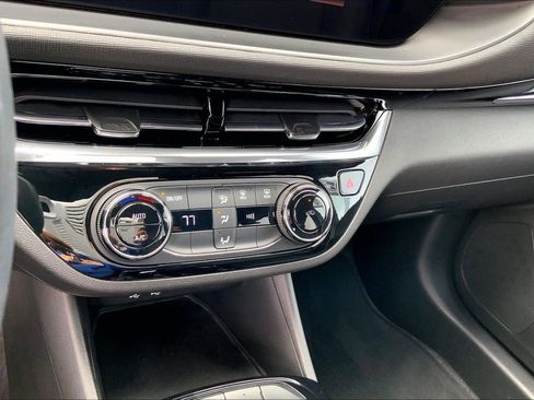 Used 2025 Buick Envista Sport Touring FWD image 30