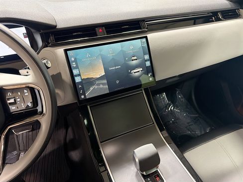 Used 2024 Land Rover Range Rover Velar Dynamic SE image 15