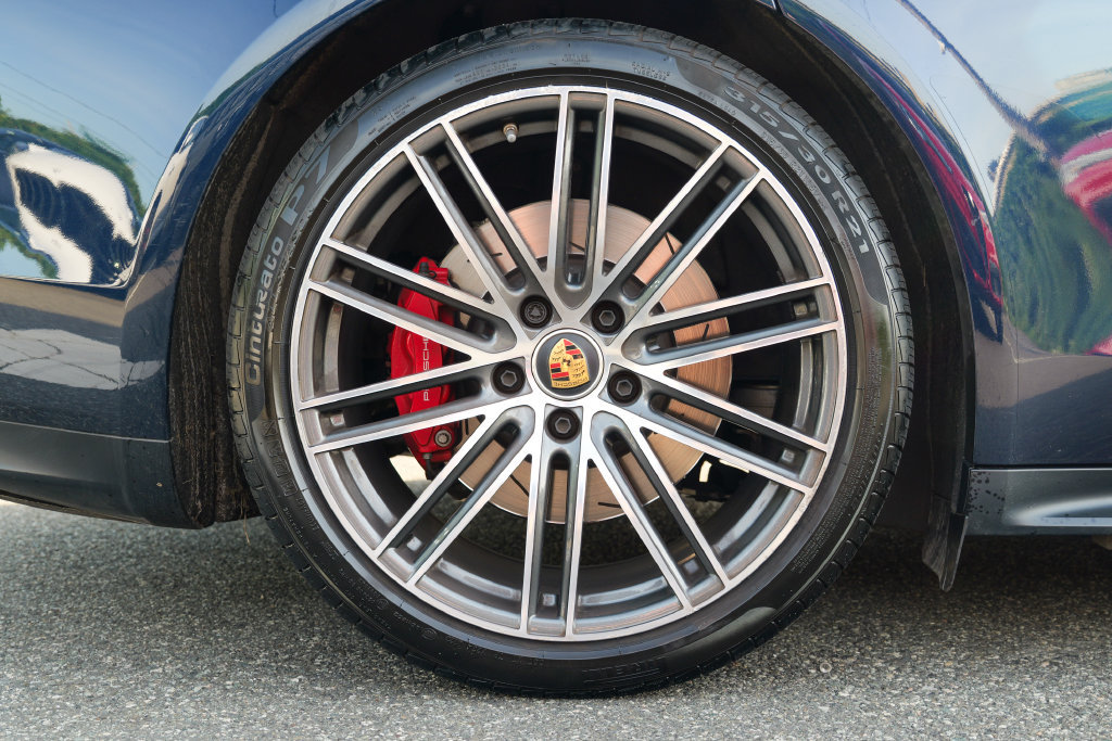Used 2023 Porsche Panamera GTS AWD/4WD image 13
