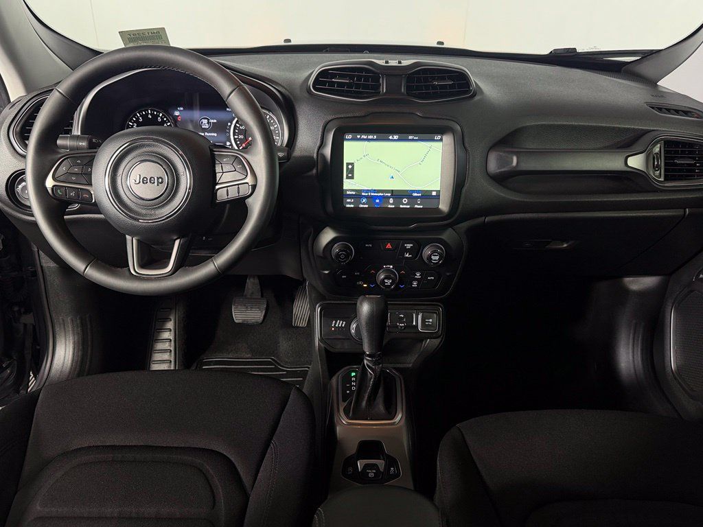 Used 2022 Jeep Renegade Latitude AWD/4WD image 16