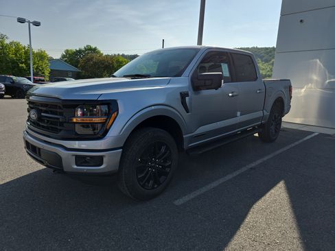 New 2025 Ford F150 XLT w/ Equipment Group 302A MID image 8