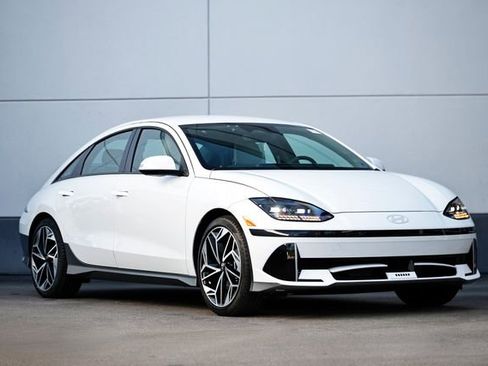 Used 2024 Hyundai Ioniq 6 SEL image 1