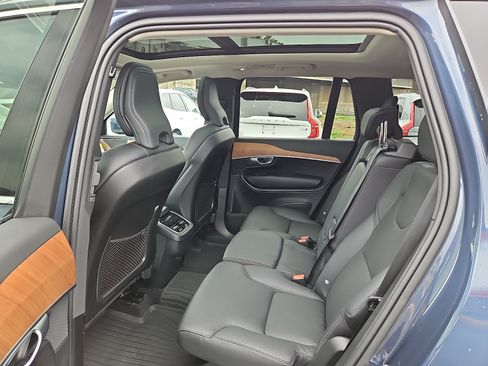 Certified 2024 Volvo XC90 B6 Plus w/ Protection Package Premier AWD/4WD image 10