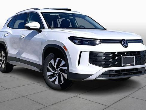 New 2026 Volkswagen Tiguan S FWD image 2