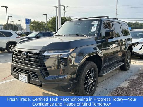 Used 2024 Lexus GX 550 w/ Accessory Package (2T) AWD/4WD image 3