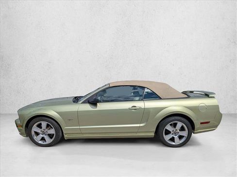Used 2006 Ford Mustang GT RWD image 8
