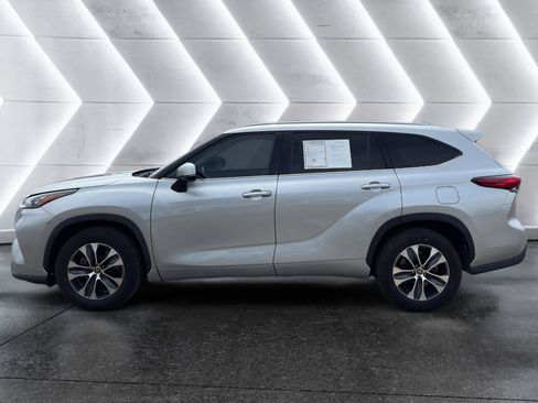 Used 2020 Toyota Highlander XLE FWD image 4