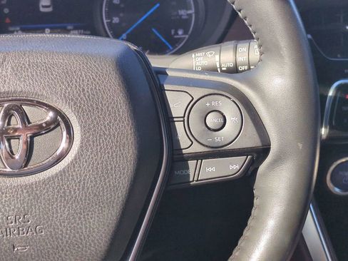 Used 2021 Toyota Venza Limited image 27