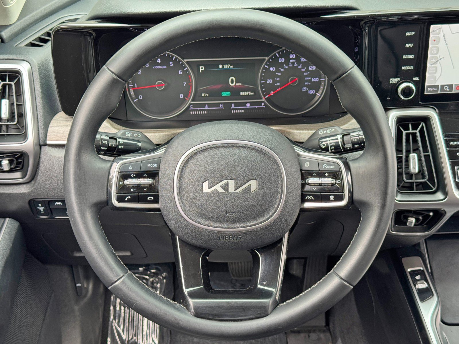 Used 2022 Kia Sorento EX w/ Panoramic Sunroof Package FWD image 19