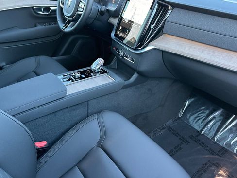 New 2026 Volvo XC90 B5 Plus w/ Protection Package image 19