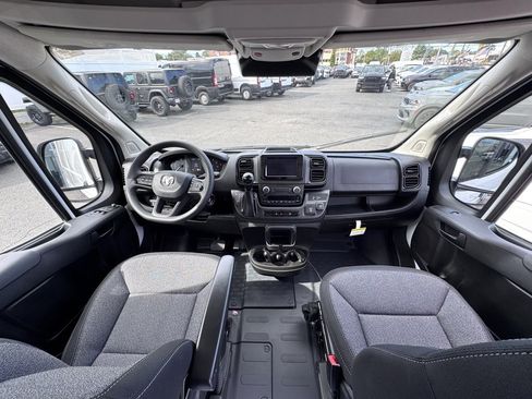 Used 2025 RAM ProMaster 3500 w/ Convenience Group image 22