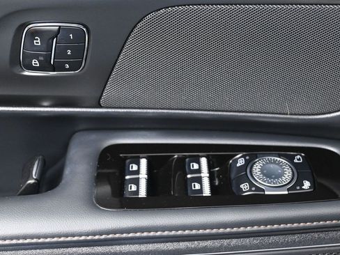 Used 2024 Lincoln Nautilus Reserve w/ Jet Appearance Package (87T) image 12