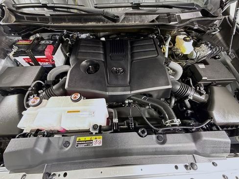 New 2025 Toyota Tundra Platinum image 30